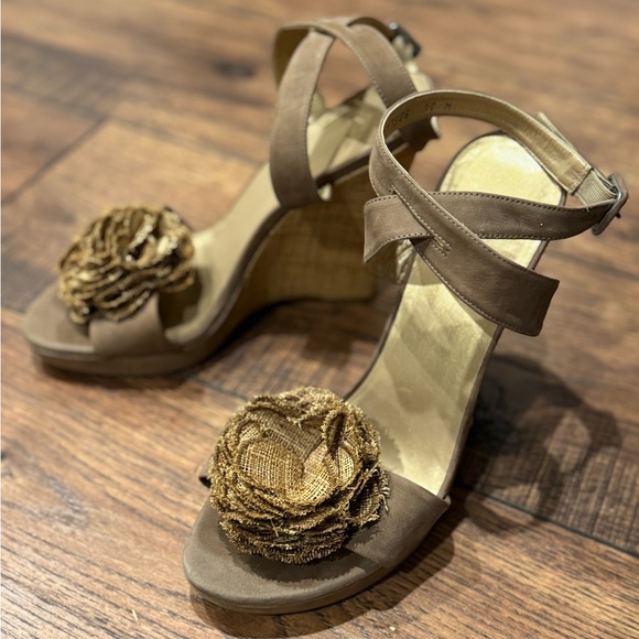 Stuart Weitzman Wedge Herls - Picture 1 of 6